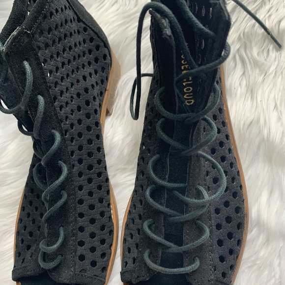 New! Musse & Cloud perforated black tie up booties,  size 38, fits a 7 -… - Picture 6 of 10